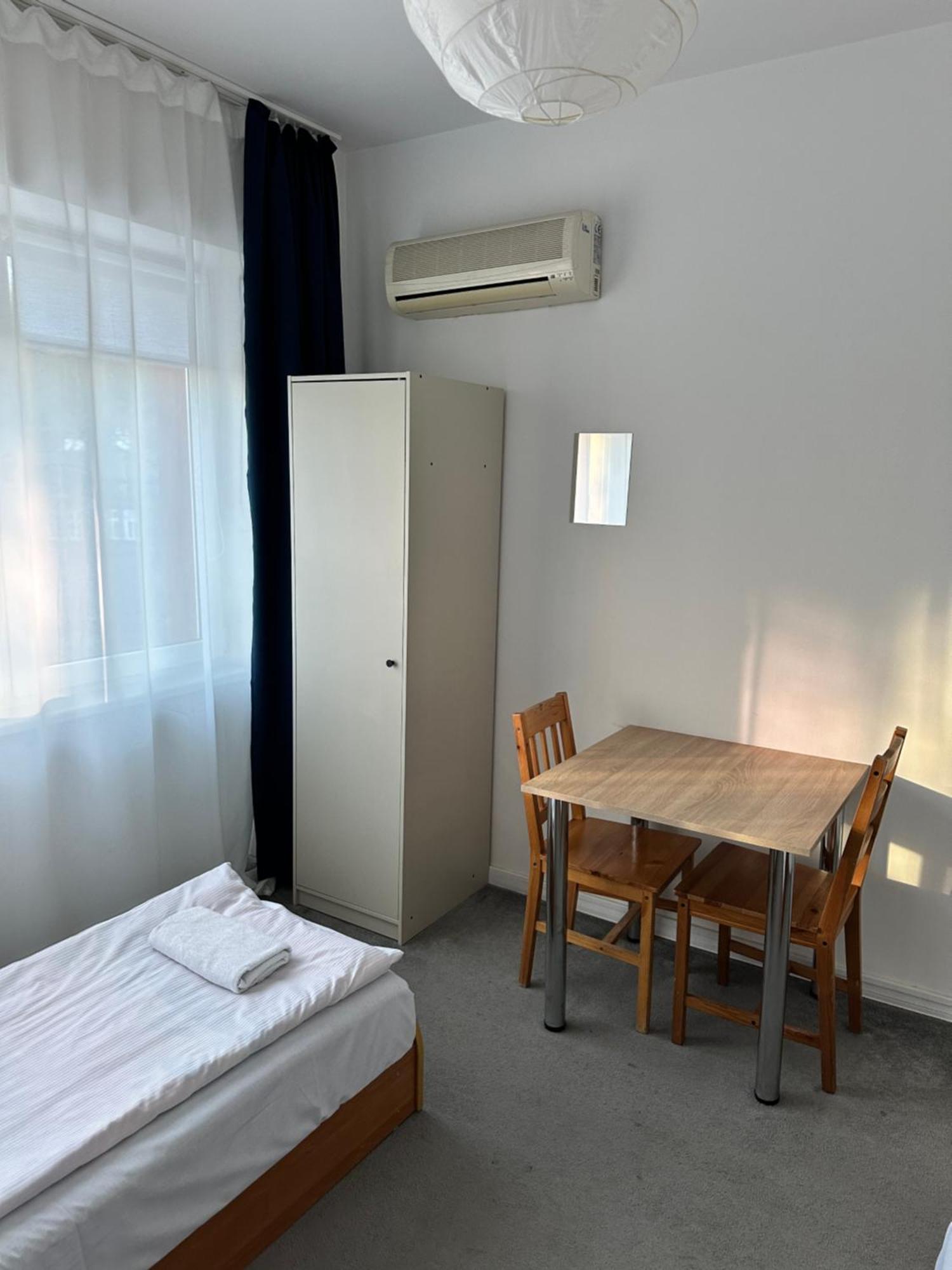 Hostel Demi Kraków Exteriör bild