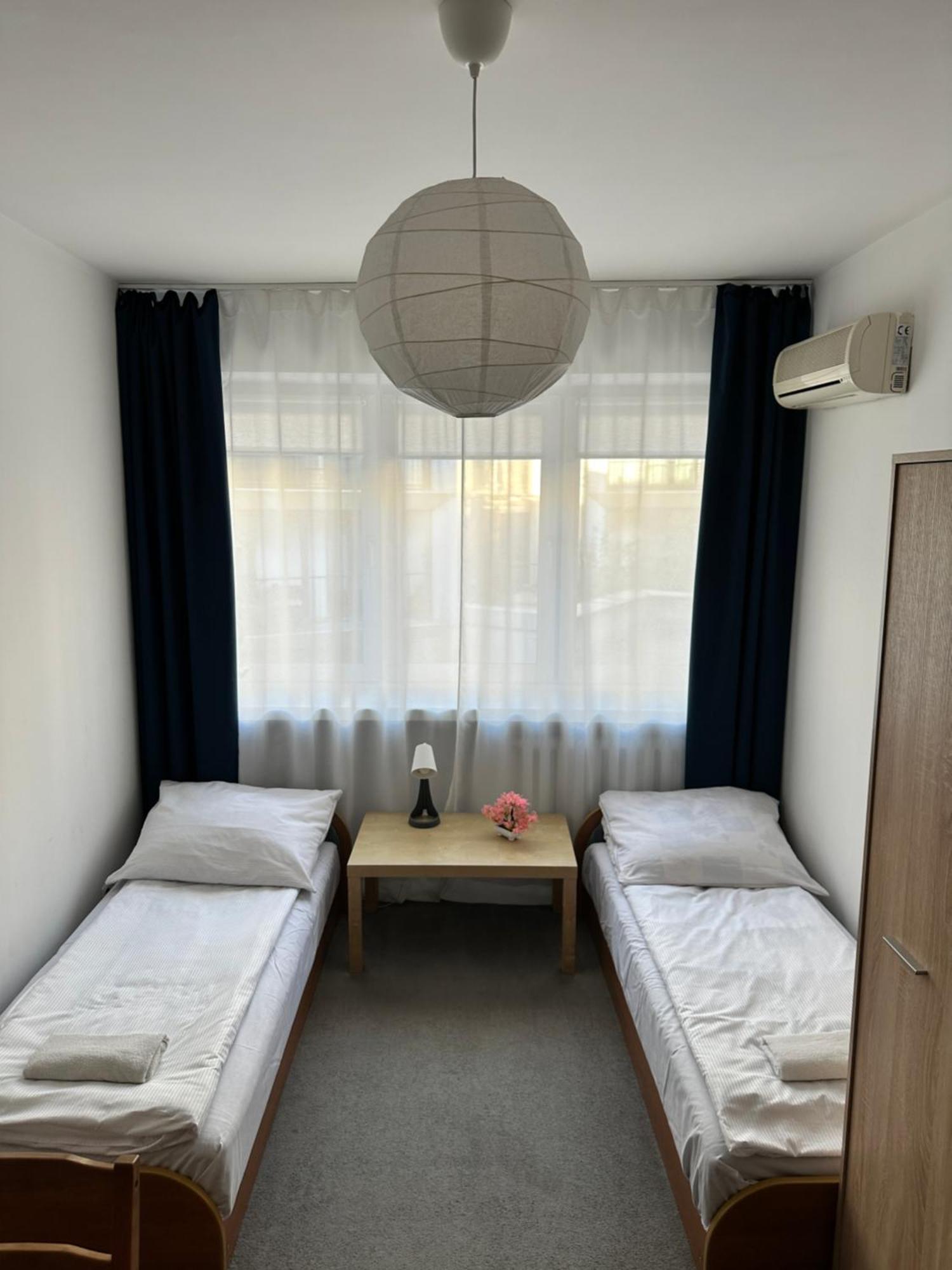 Hostel Demi Kraków Exteriör bild